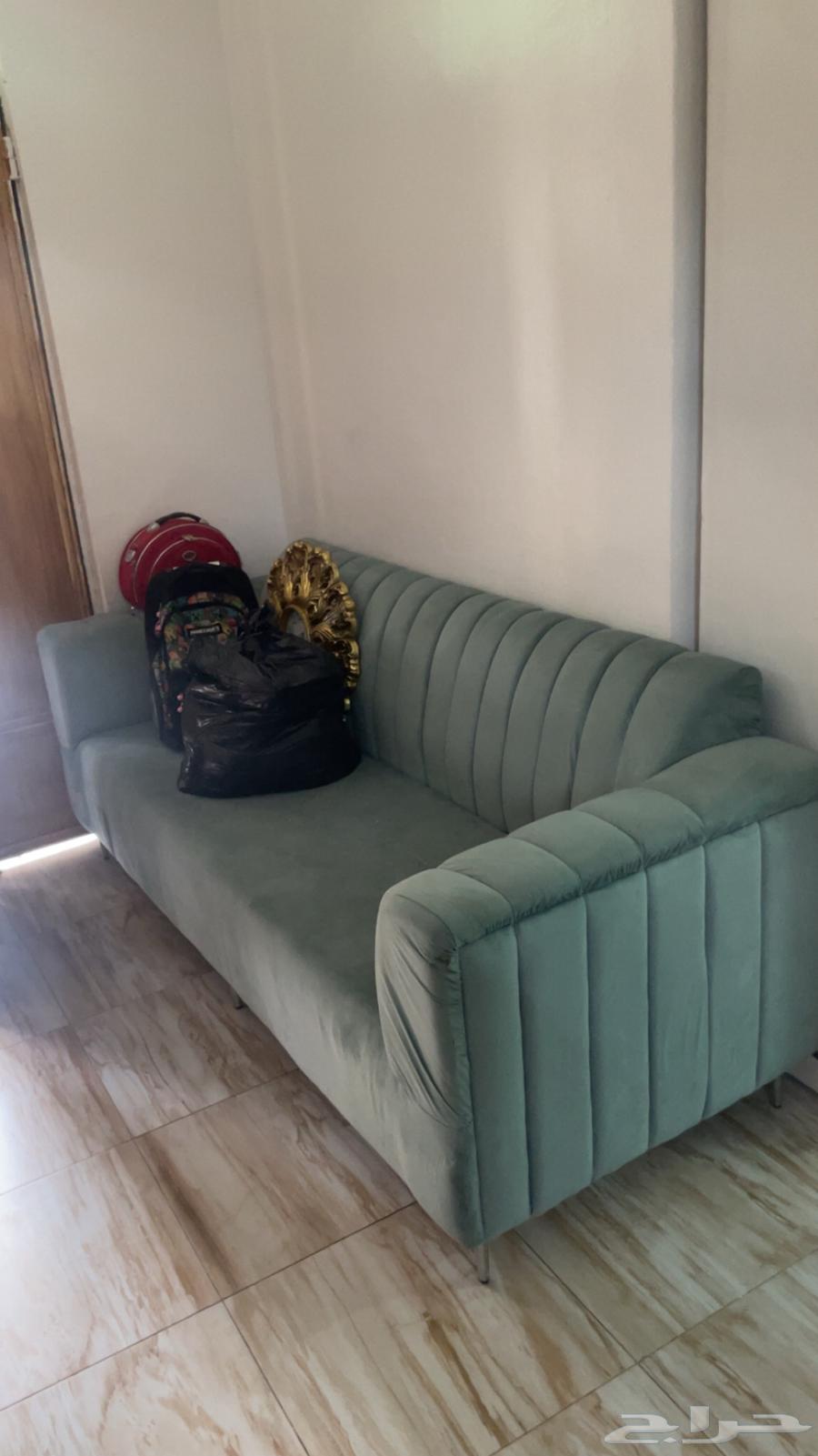 Clean used sofas and chairs64572396644739113