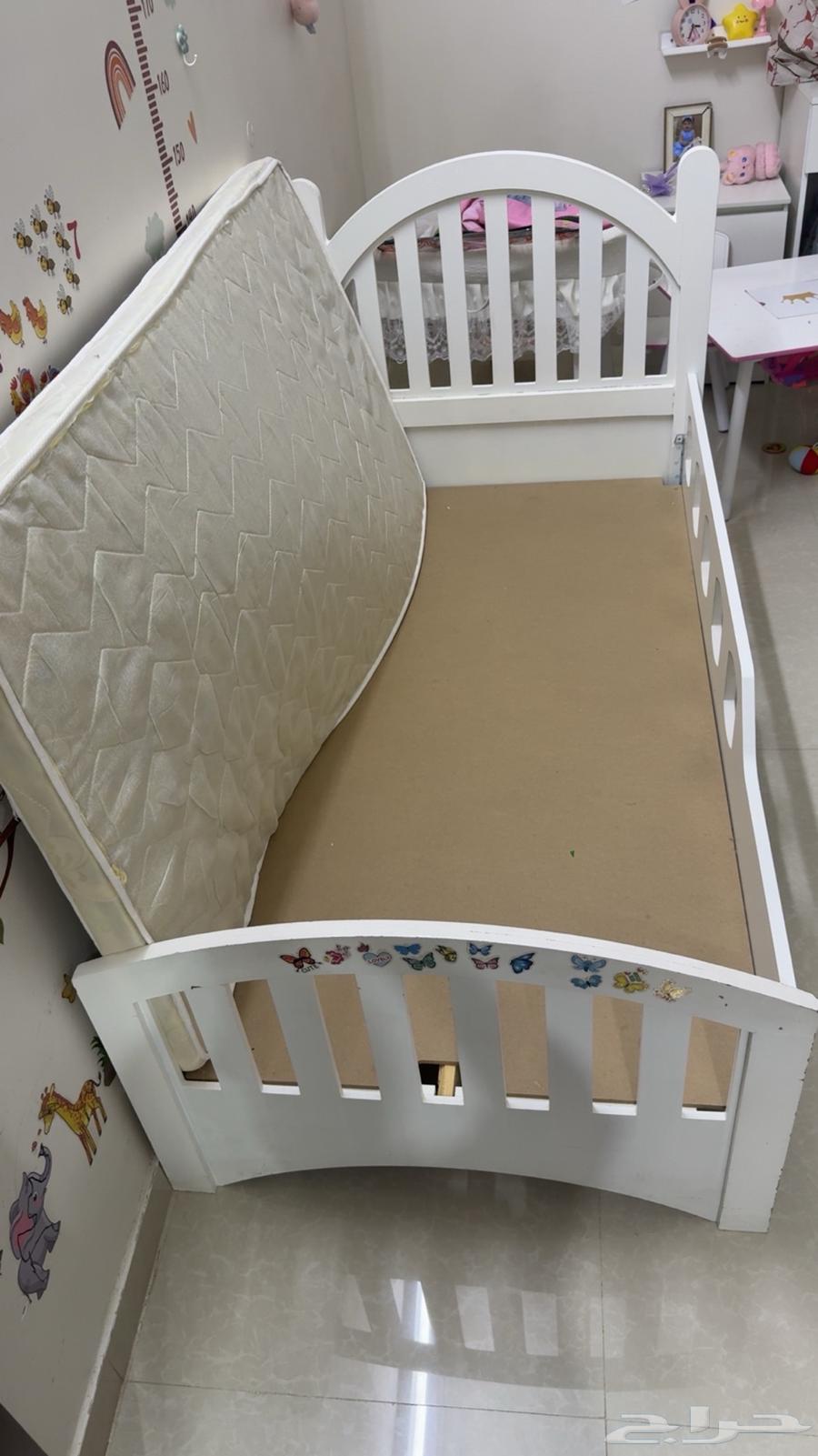 كرسي اطفال مع المرتبه جديد64572299670147110