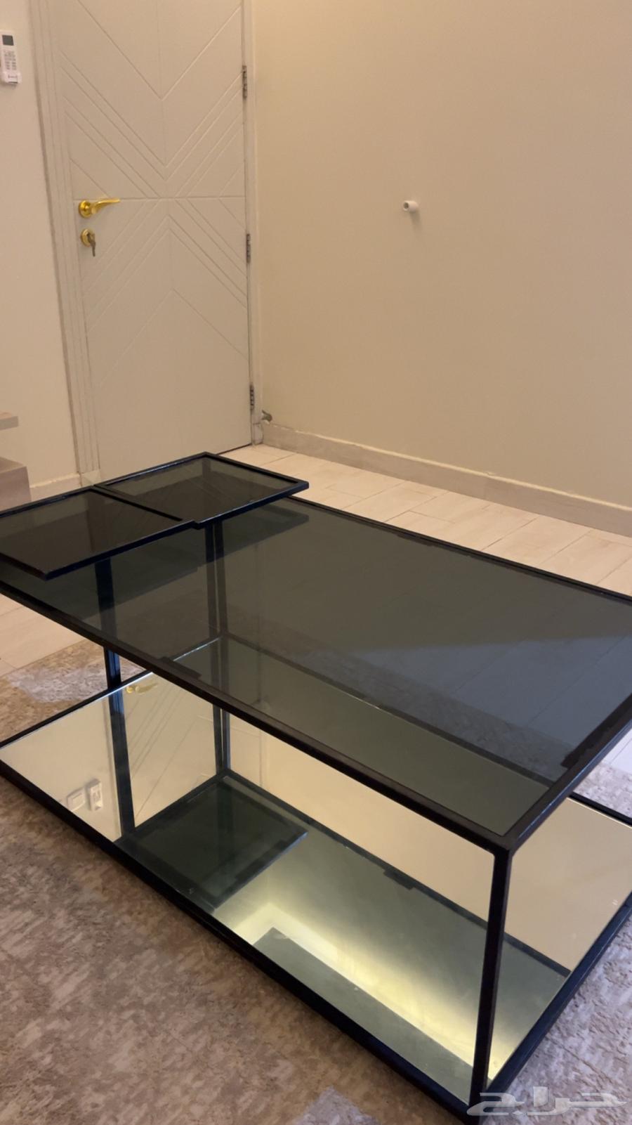 للبيع طاولة وسط مع طاولتين خدمة 30064577572985985110