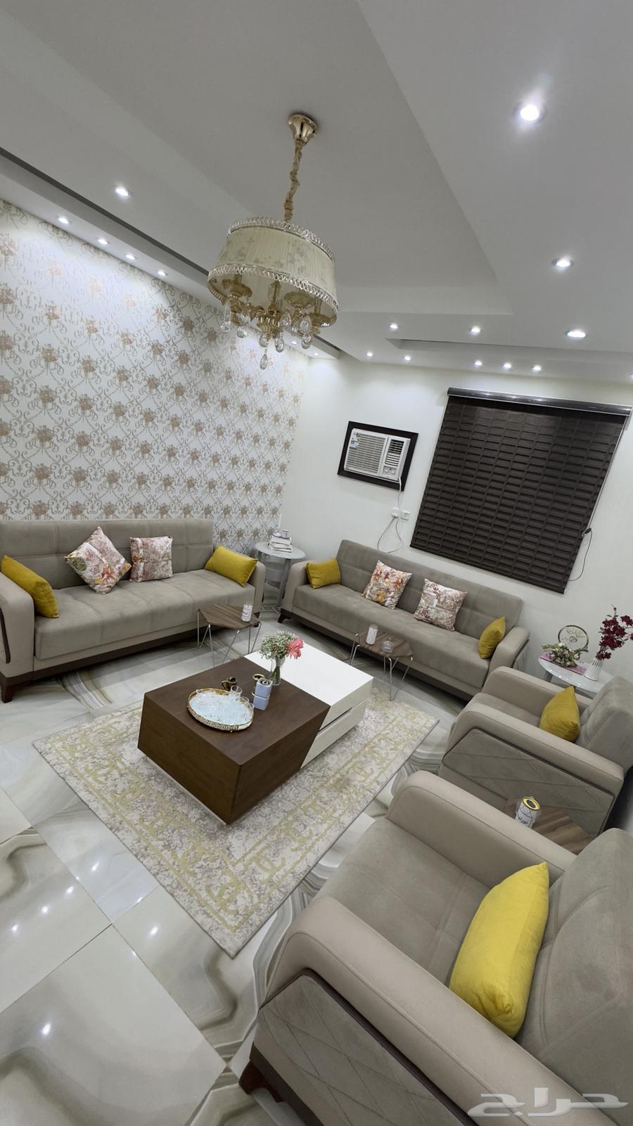 كنب مستعمل للبيع طقمين64572243515010111