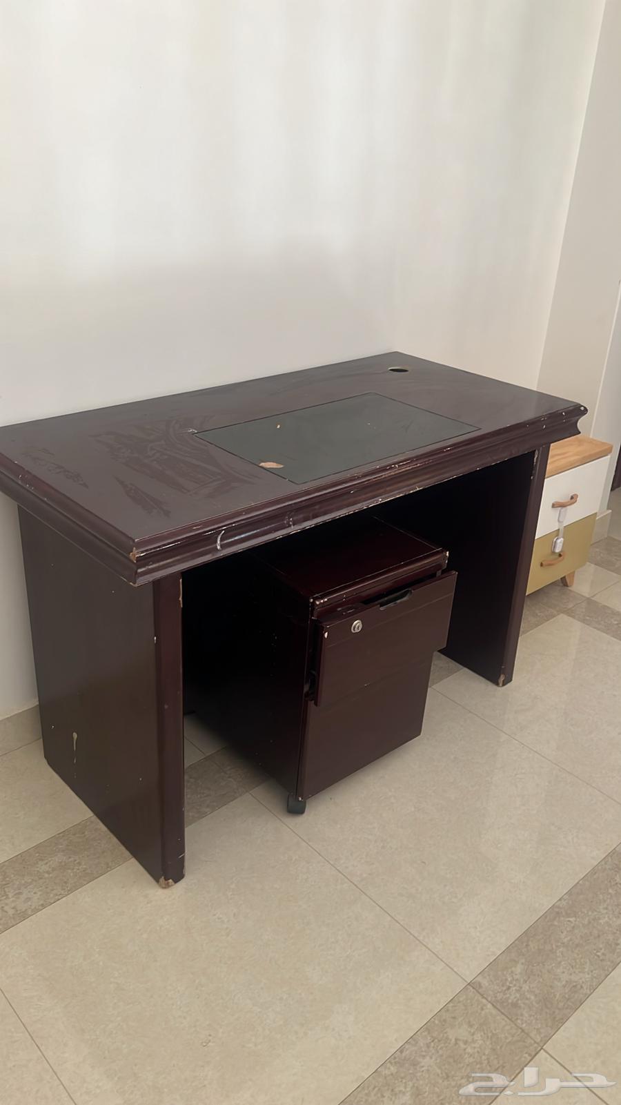 مكتب للبيع ب10064573052403842110