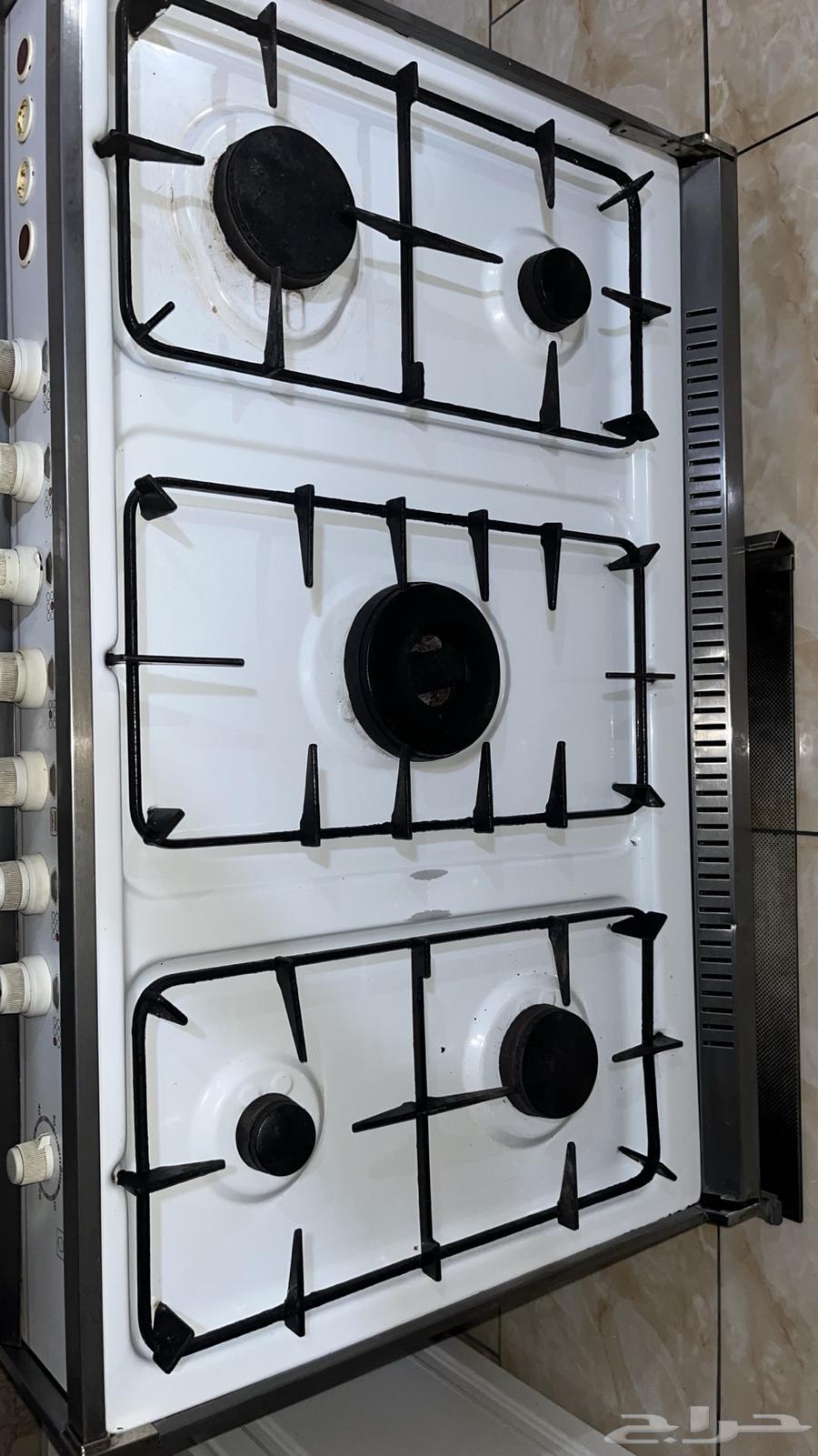 فرن نظيف مايعاني من اي مشكله شغال بالكامل64575767343490110