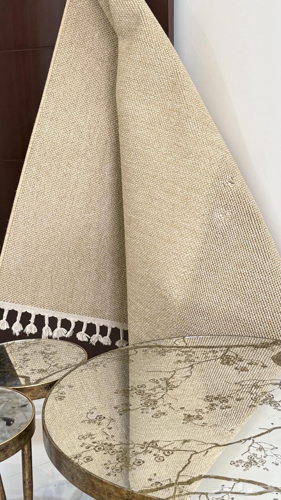 طاوله وفرشه64576298220931112