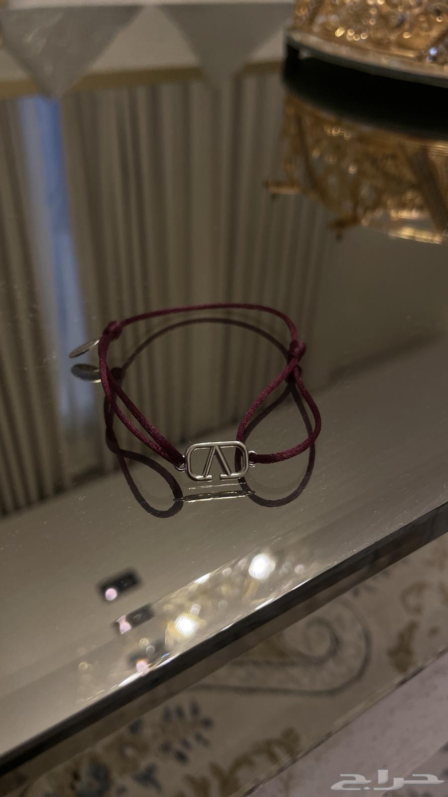 اسوار فالنتينو خيط عنابي اصليه64576757076994111