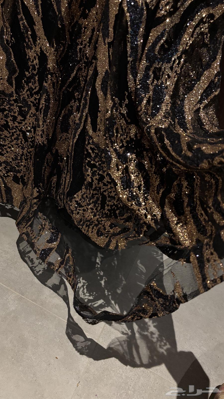 Dresses size L-XL used once, price negotiable64579280213761113