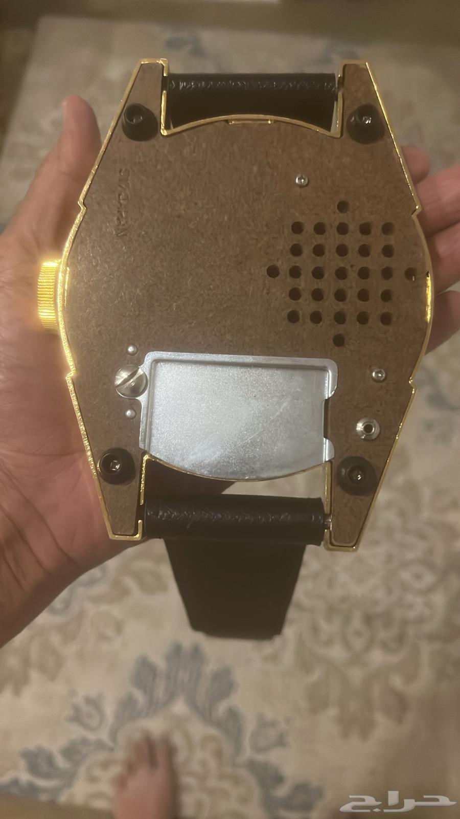 راديو ياباني قديم على شكل  ساعة معدن ذهبي حالة ممتازة جدا64576409631490112