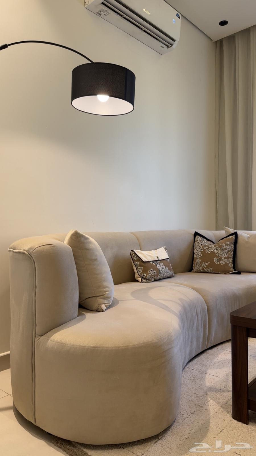 كنب 6 مقاعد مخمل بيج   شبه جديد64576590290306110