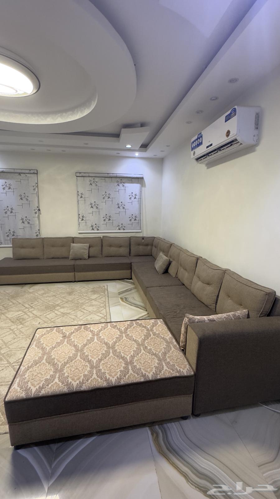 كنب مستعمل للبيع طقمين64572243515010112