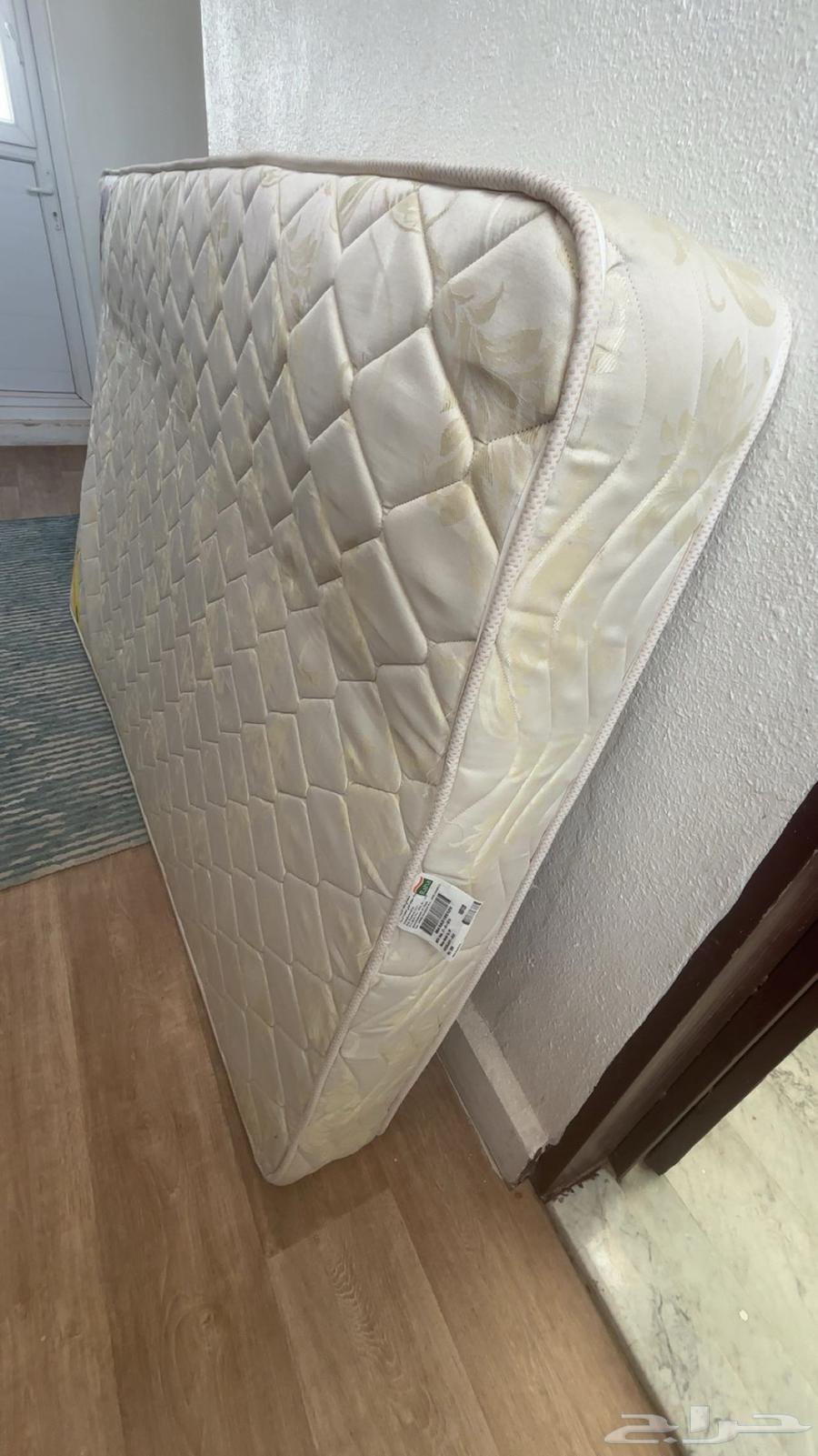 One and a half room, semi-new, clean64573559748738112