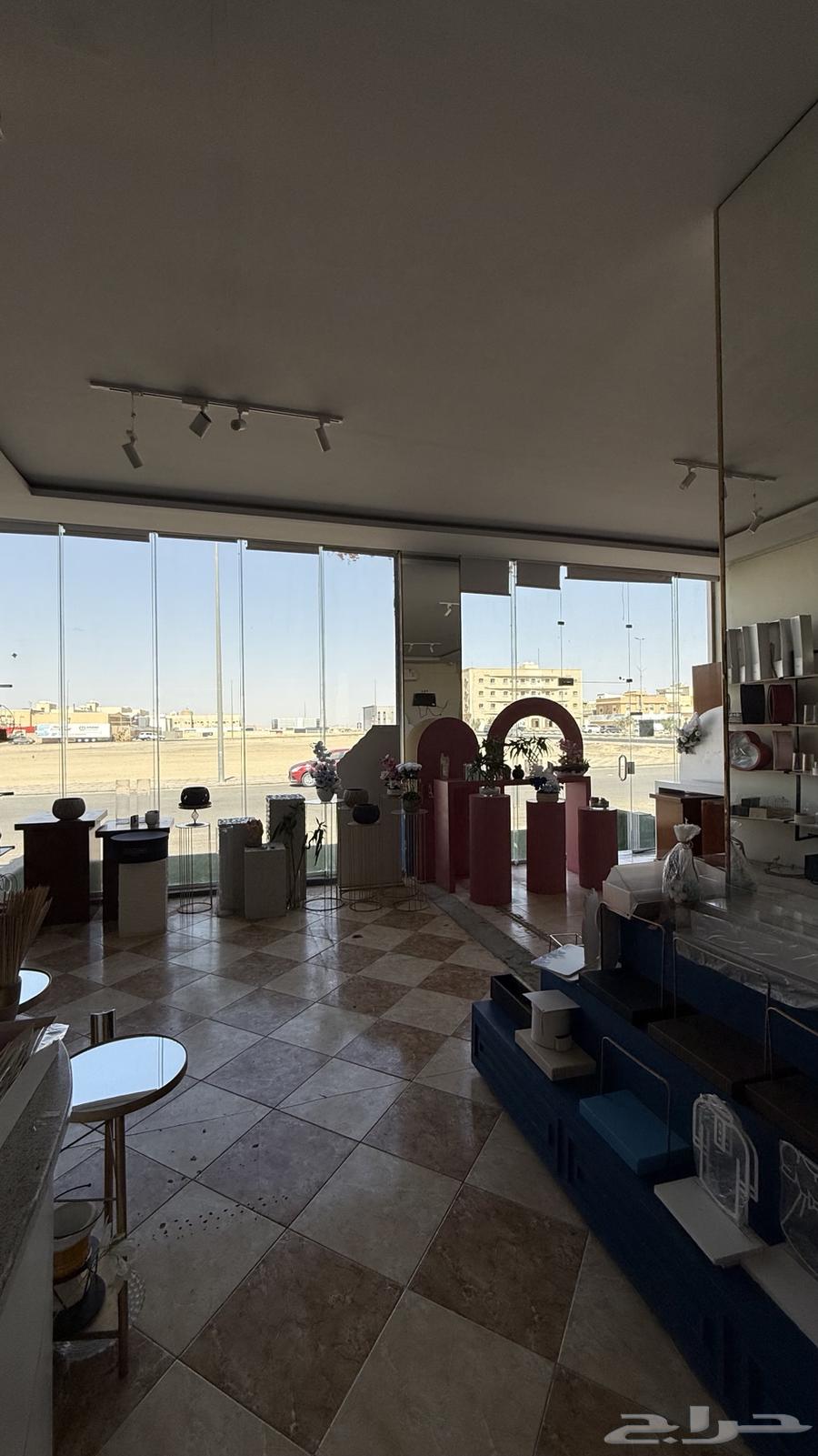 محل ورد للبيع64145689365633114