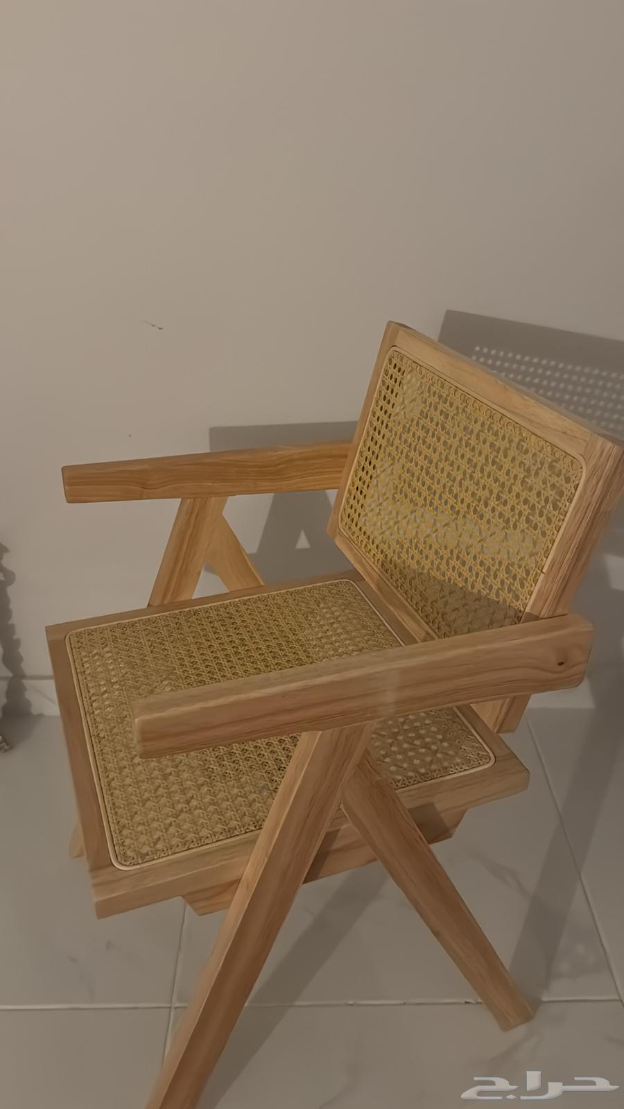 كرسي خشب جديد 45064571756177538110