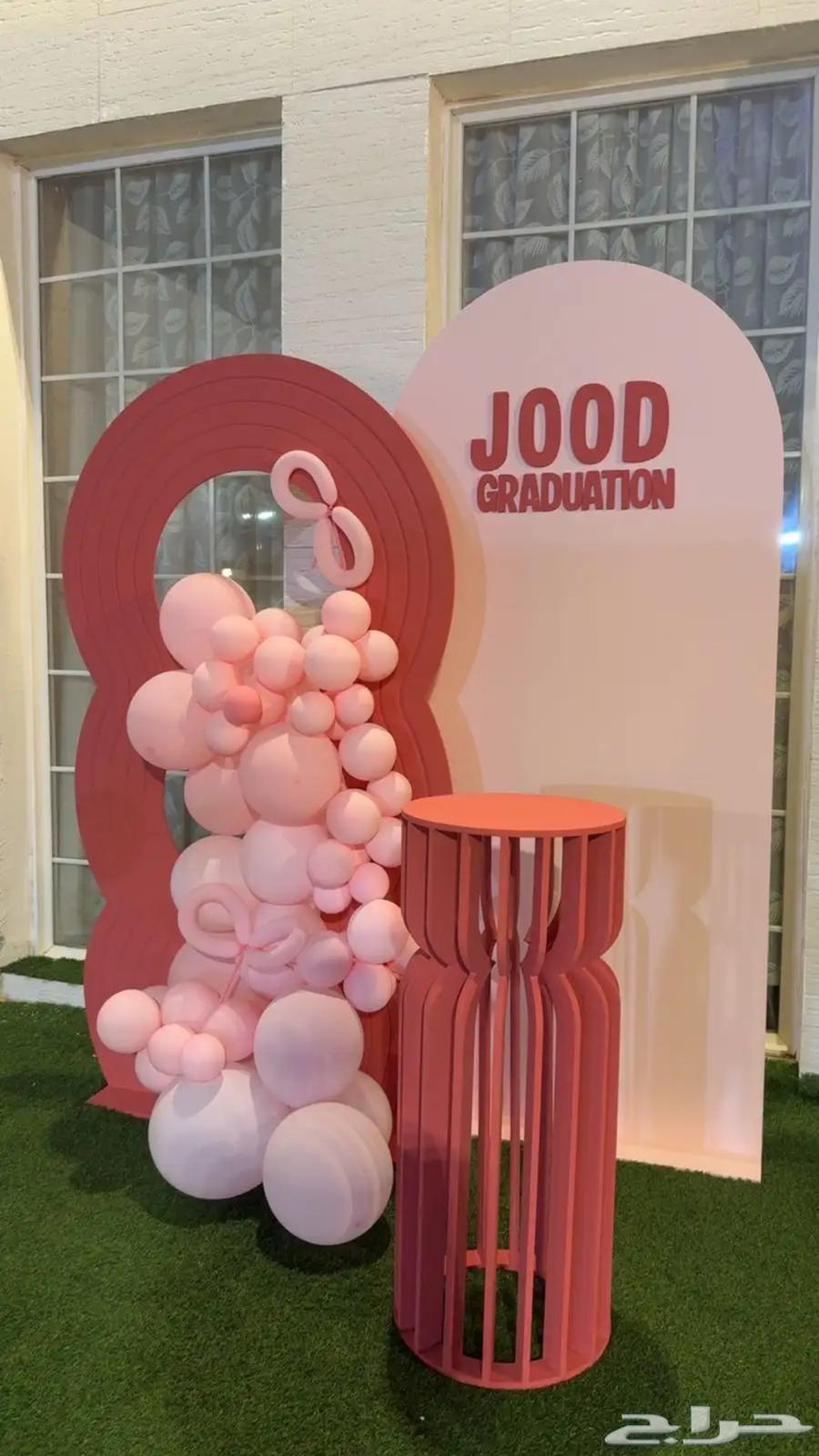 عدد 2 ستاند حفلات مع طاوله للبيع بسعر مناسب64575224096129110