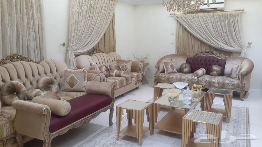 طقم كنب كامل مع الستاير و الطاولات64575946121985111