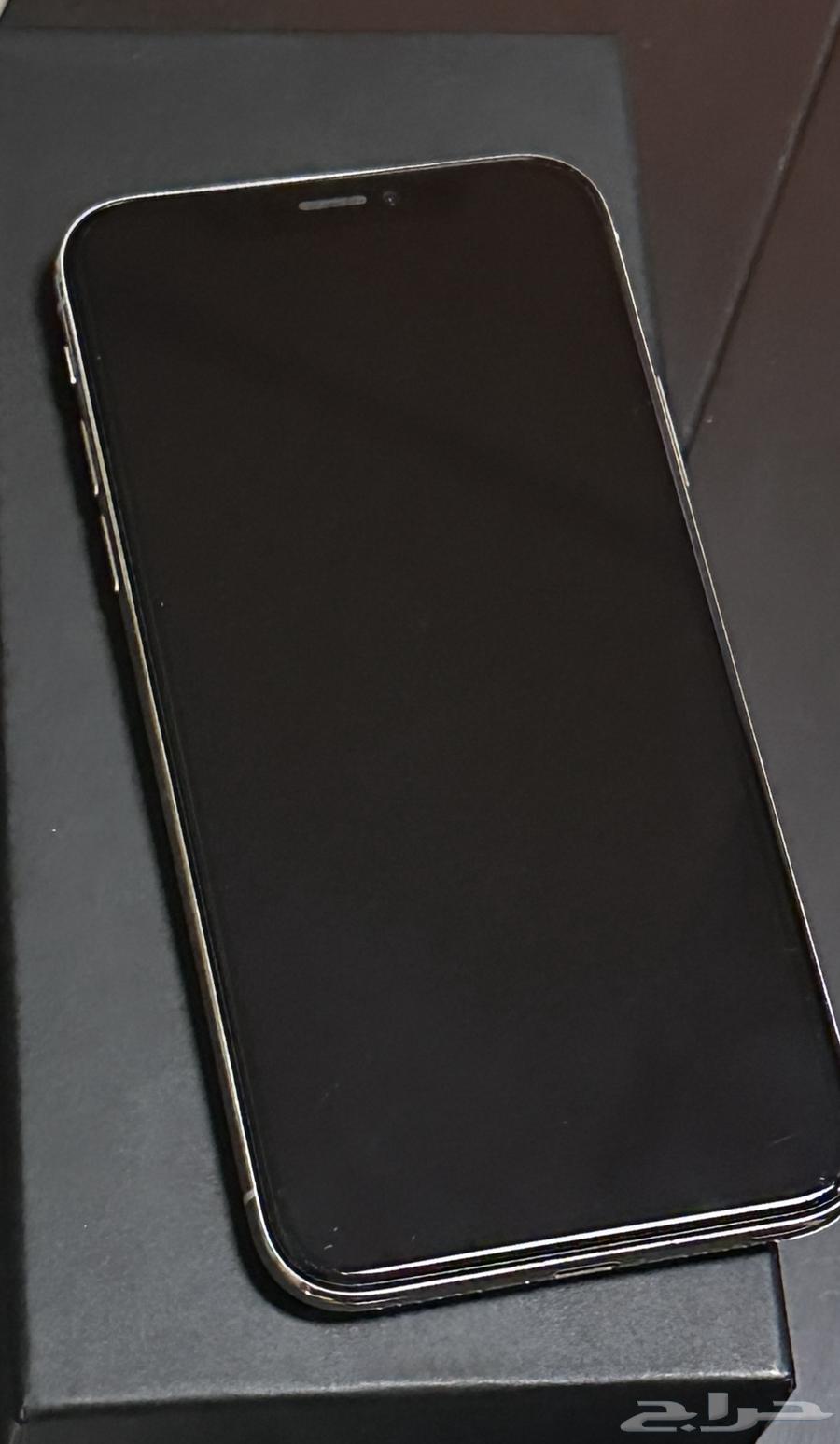 ايفون اكس ابيض مستخدم مع الكرتون64579225298051112