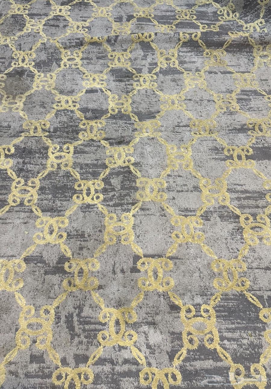 للبيع طقم كنب مع زولية64579211600513111