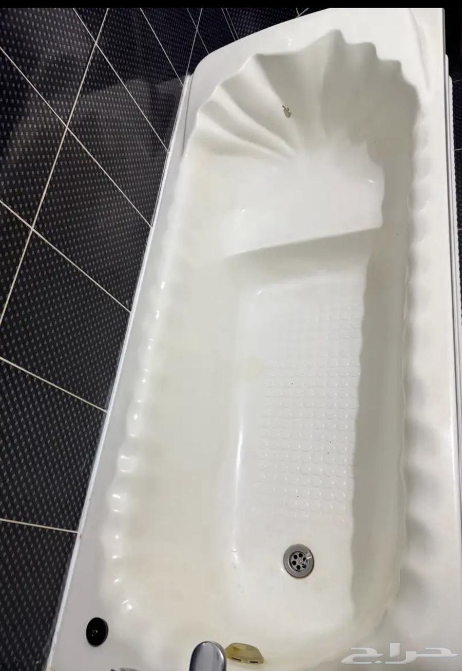 للبيع بانيو ابيض نظيف64579375715714112