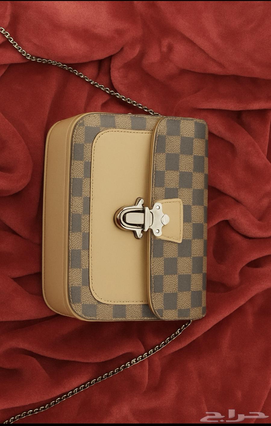 شنطة مثالية ( أناقة جمال فخامة) السعر 90 ريال قليل جدا بحق64575489698563110