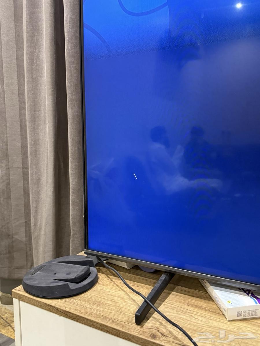 شاشة سامسونق 65 بوصة qled جديده جدا مالها سنة فيها خدش بسيط64578521571586111