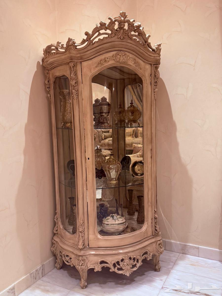 كنب كلاسيكي مع ستاير و مدخل وطاولات64574986204162110