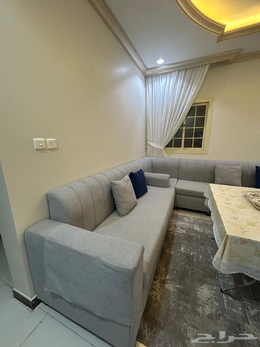 كنب رصاصي نظيف للبيع بجده64579032828033110