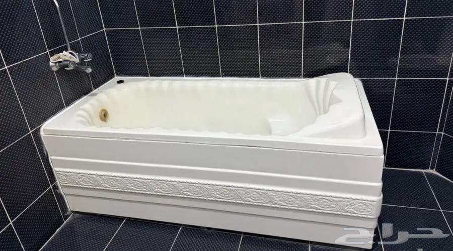 للبيع بانيو ابيض نظيف64579375715714110