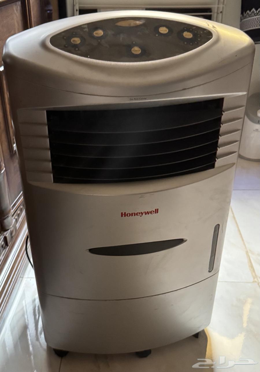 Selling two desert coolers, one large and one small64573193126531111