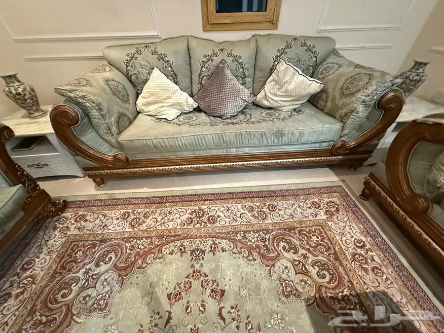 Sofas and mattresses64574929921154112