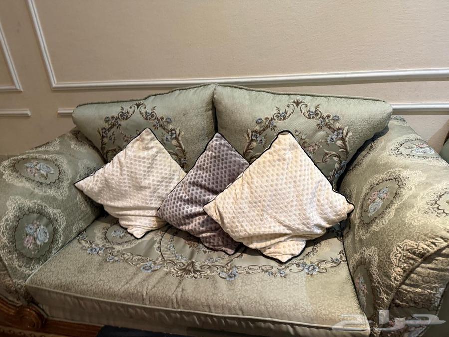 Sofas and mattresses64574929921154114