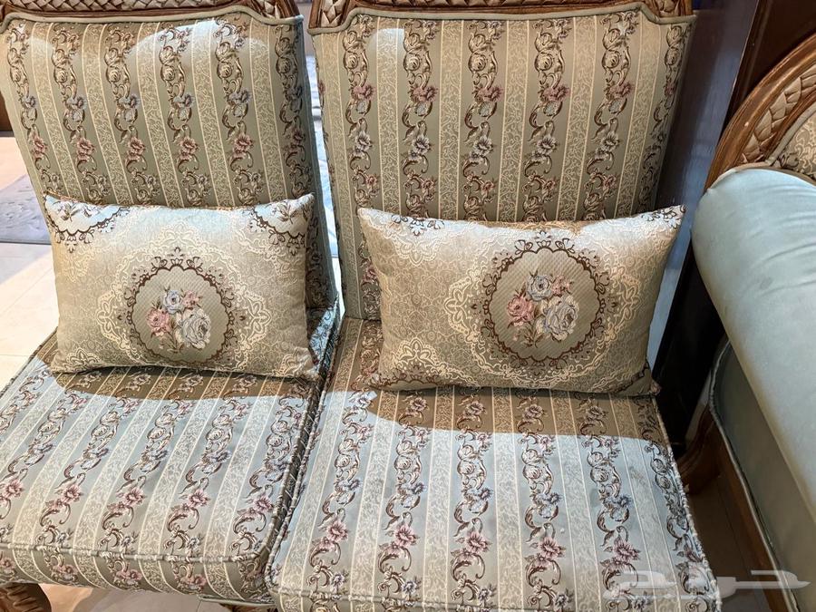 Sofas and mattresses64574929921154110