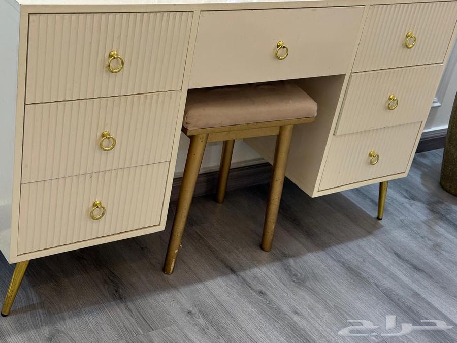 لبيع غرفة نوم جديده64573545514113110