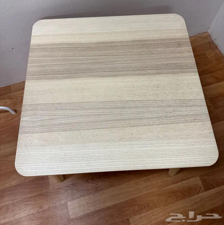 طاولة من ايكيا64576325993474110