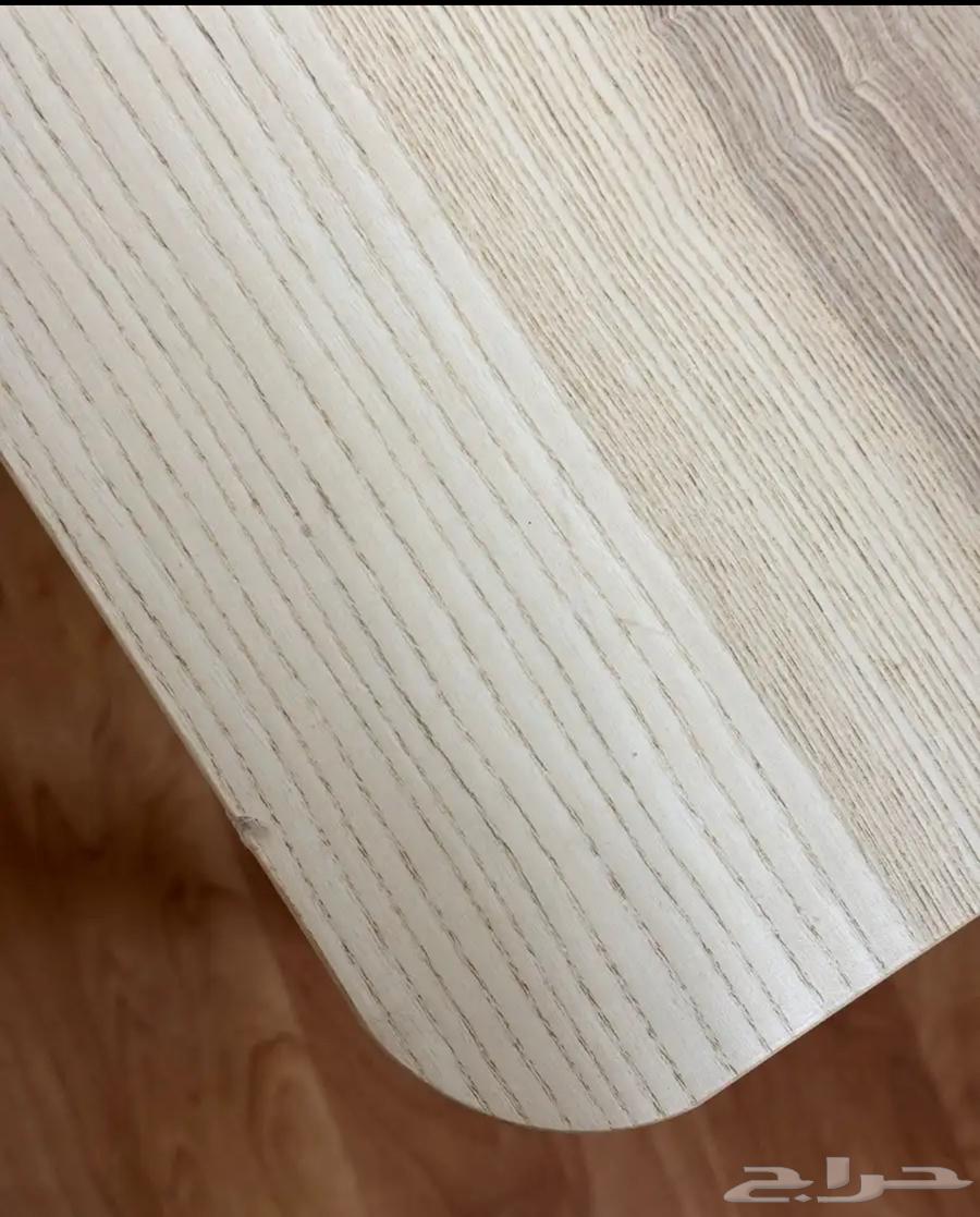 طاولة من ايكيا64576325993474113