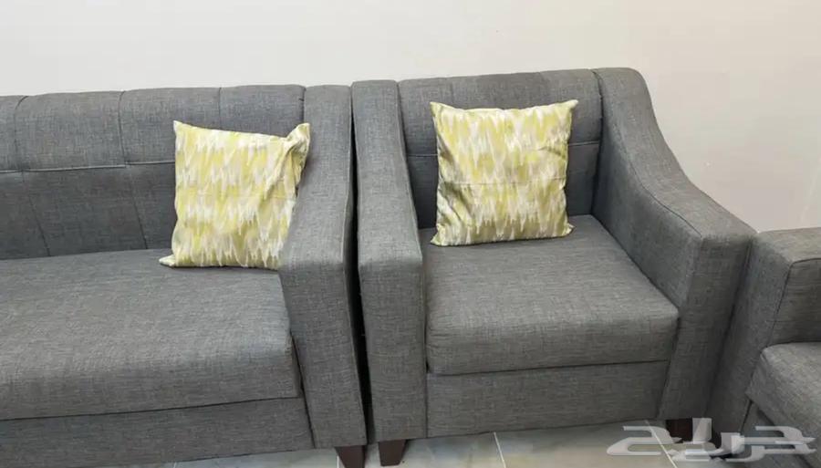 للبيع طقم كنب مع زولية64579211600513114