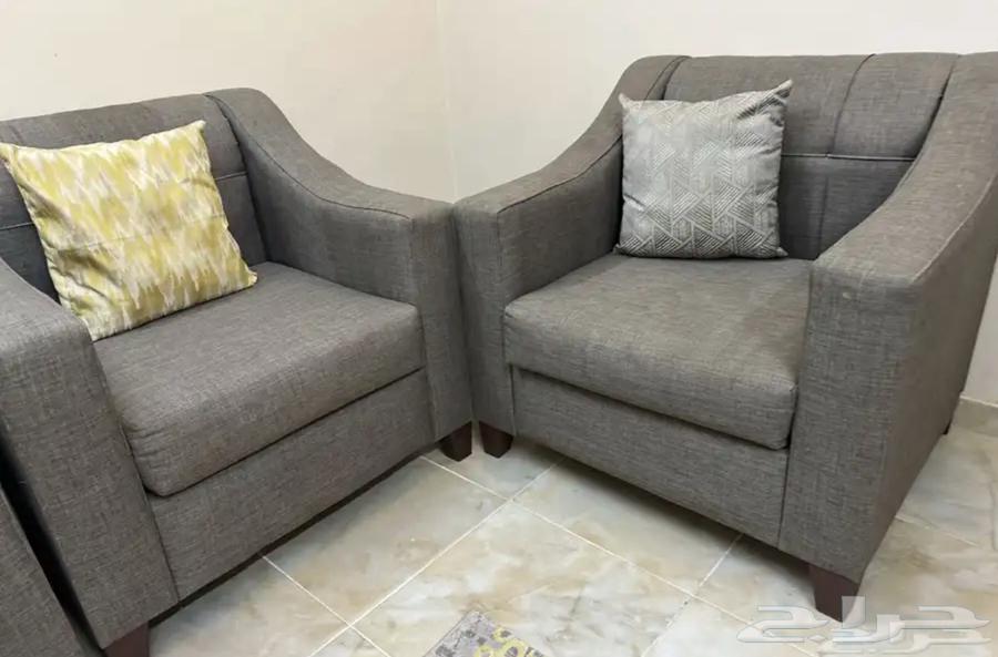 للبيع طقم كنب مع زولية64579211600513113