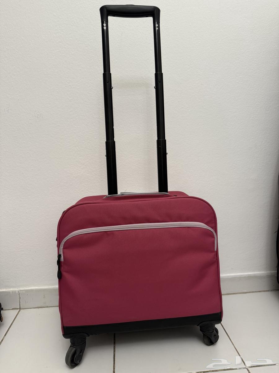 شنطة مدراسيه ماركت ديلسى بحاله ممتازه ب 400 ريال64578786810627112