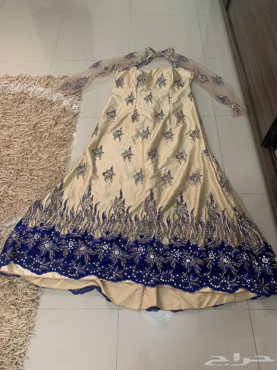 فستان جديد مقاس 6 يعني كبير وممكن تعديل المقاس توسيع او تضي64574873917442110
