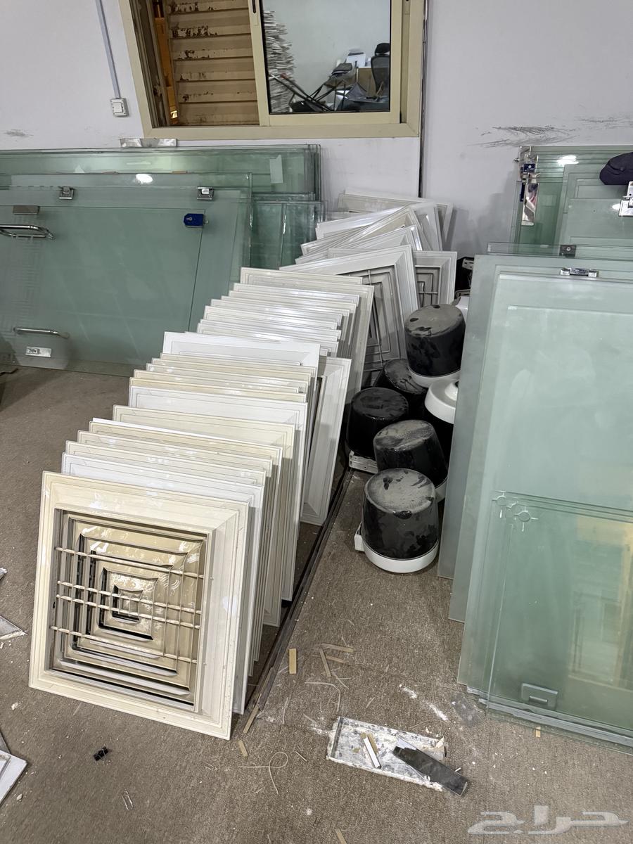 بقايا ترميم ابواب قزاز مراحيض و مغاسل وغيرها للبيع64573894766209113