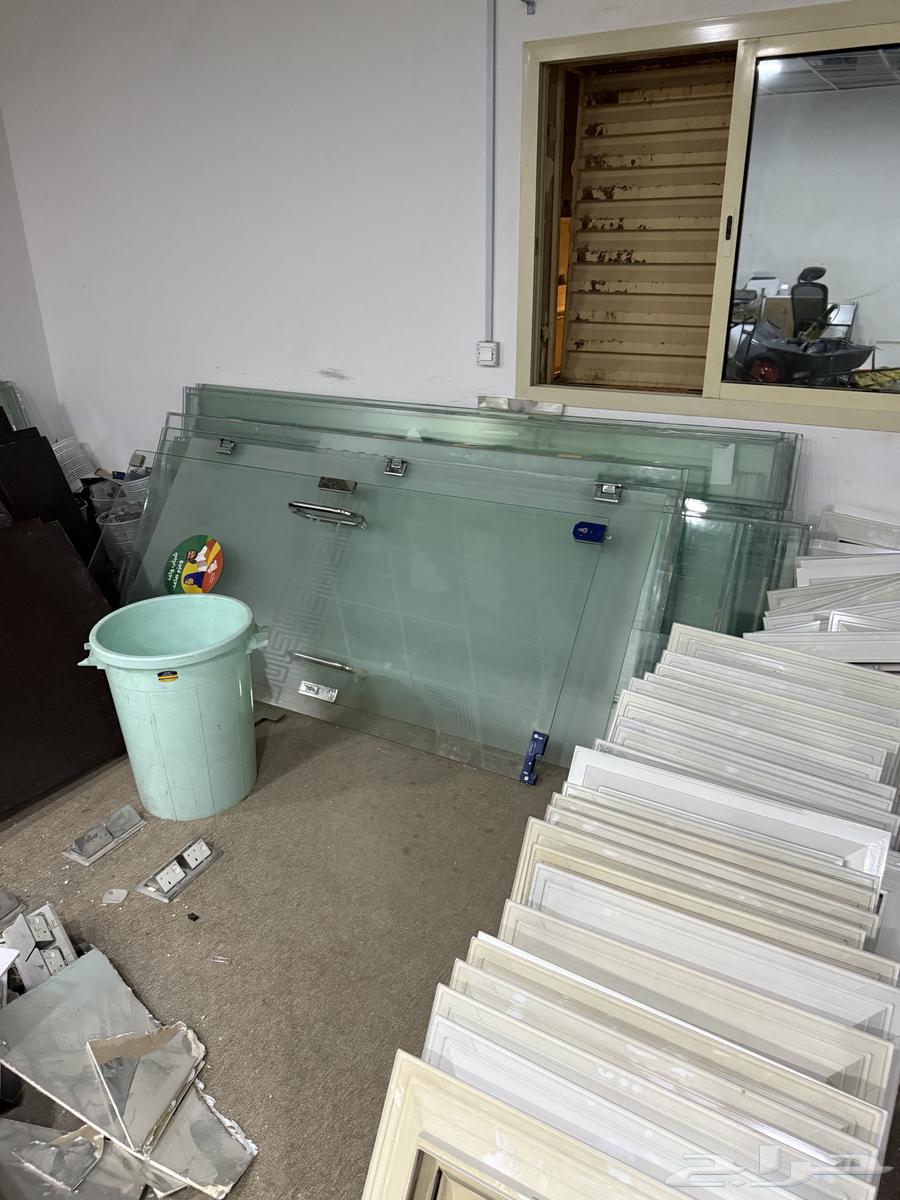 بقايا ترميم ابواب قزاز مراحيض و مغاسل وغيرها للبيع64573894766209112