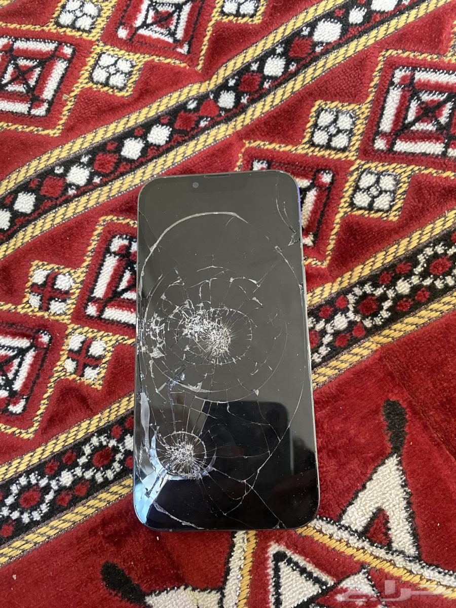 iPhone 13 with damaged box, missing board or screen and back cover64575946095490110