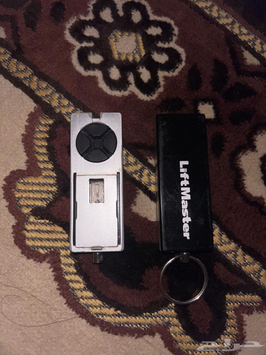 للبيع اثنين ريموت كراج64577530679810110