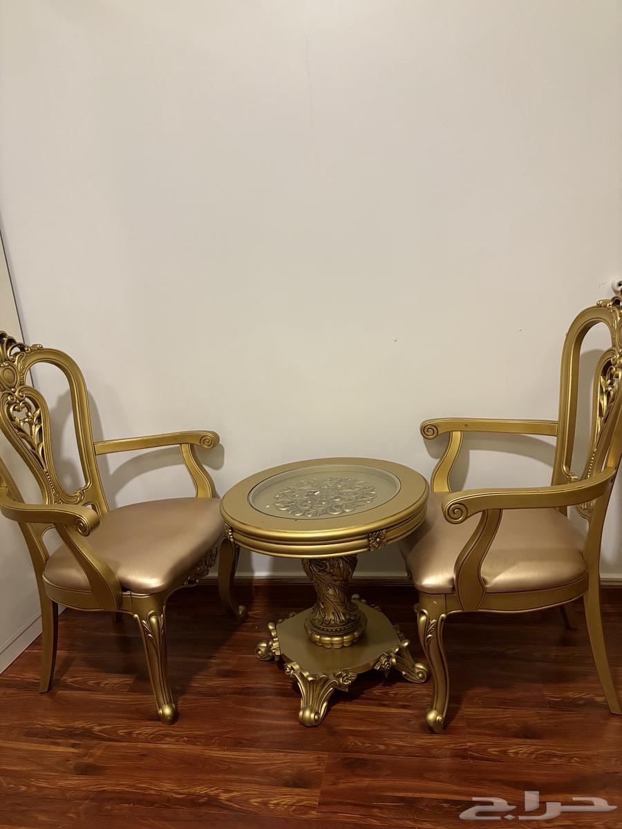 Chair and table64575462185346110