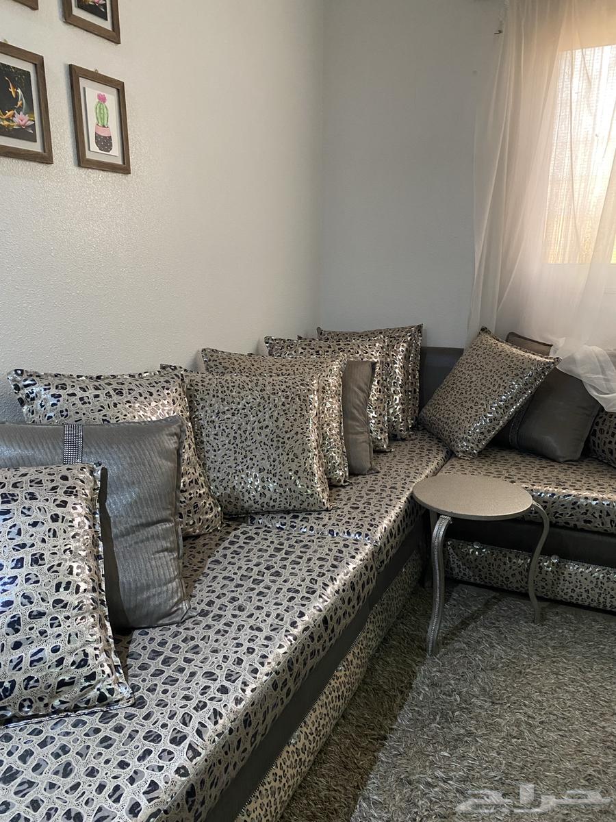 كنب نظيف جدا مع الملحقات (طاولة قزاز   فراش)64578271005059110