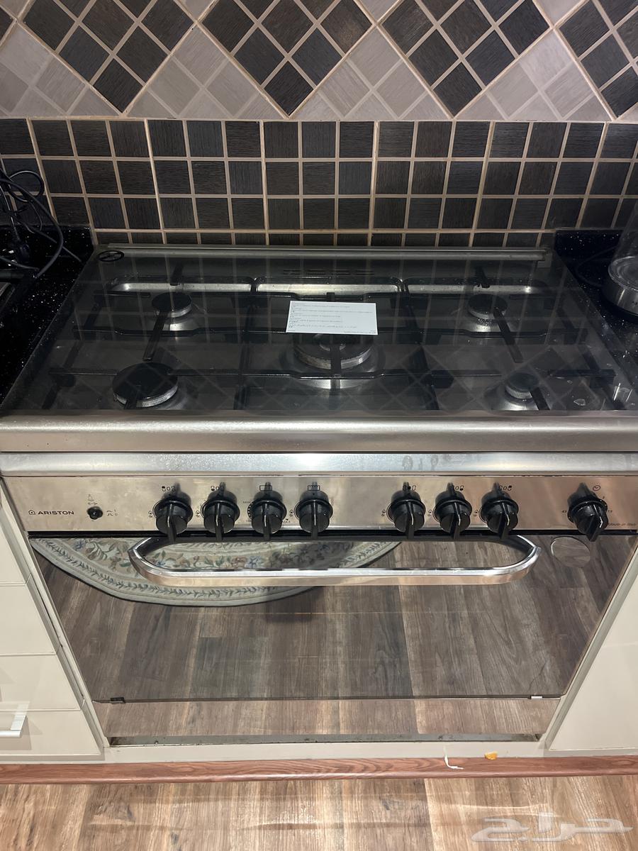 فرن إيطالي ماركة أرستون إستخدام نظيف جدا  ARISTON64578423517699111