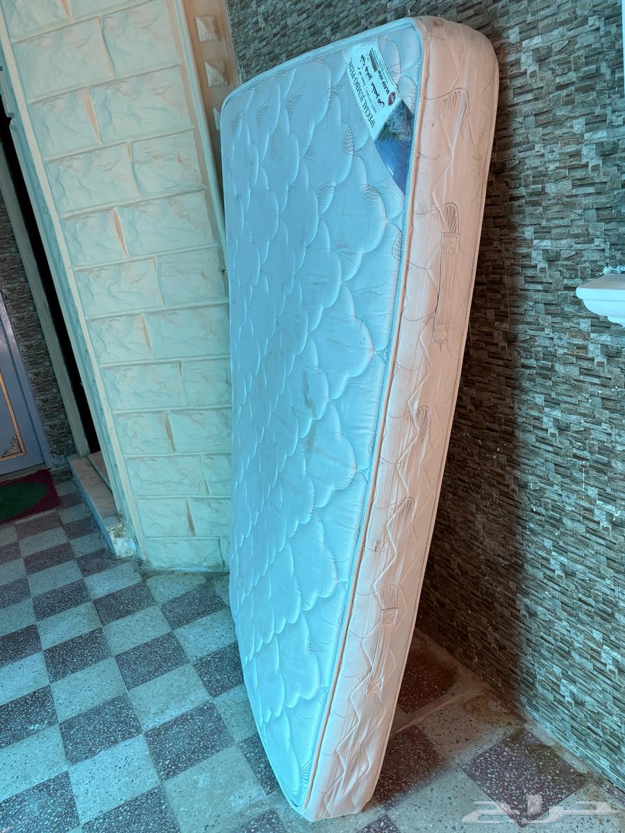 مرتبة سرير نضيف عرض 120 سم و ارتفاع 150سم للبيع64575753587841110