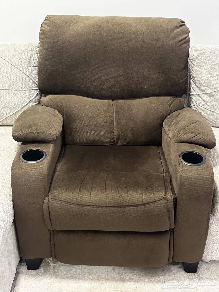 كنب إسترخاء للبيع بحالة ممتازة64574300130433113