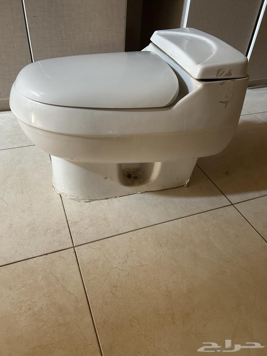 كرسي افرنجي مستخدم الخزف السعودي بورسلينا64572819732355114