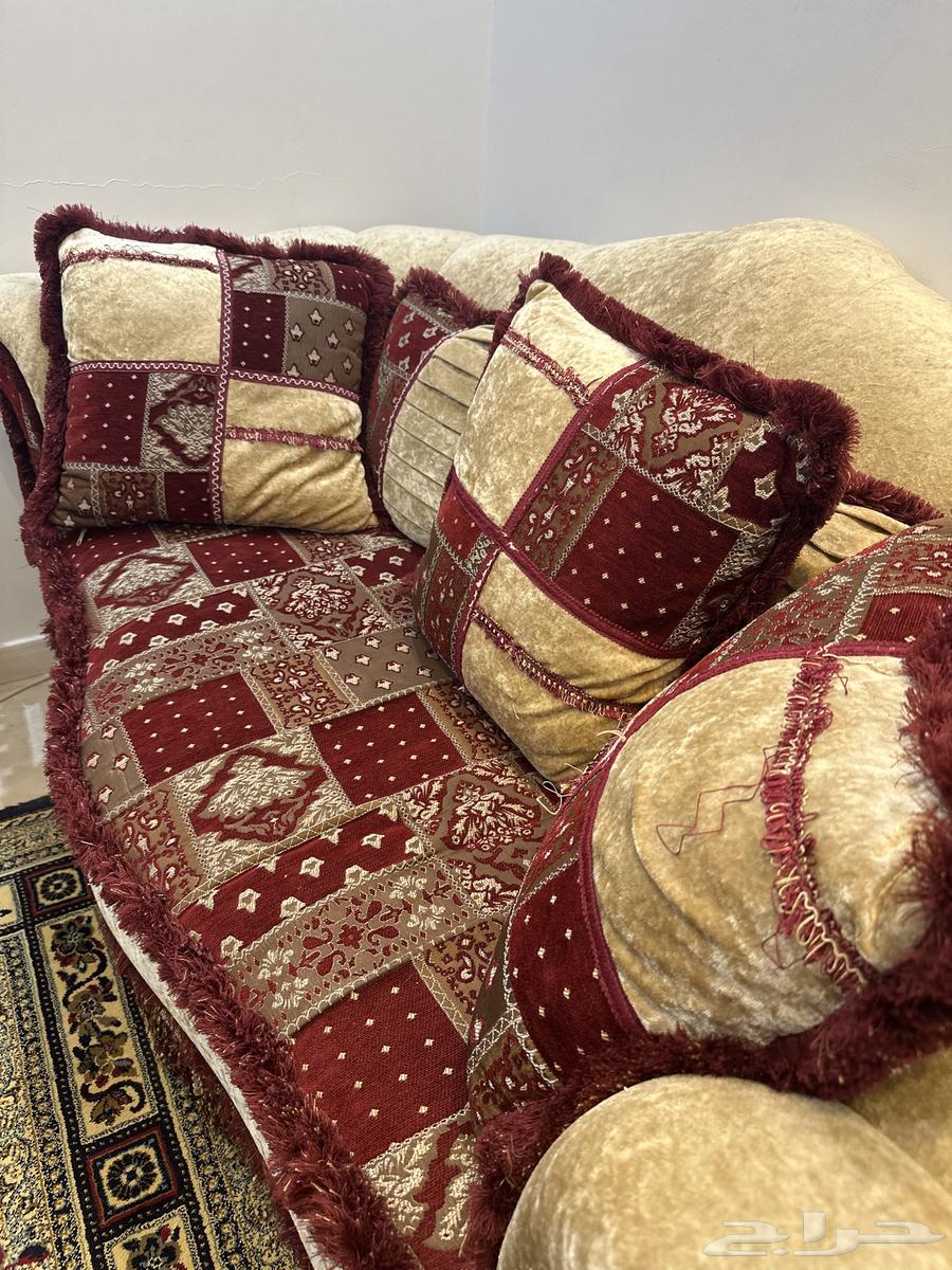 كنب بحاله جيده ولا يوجد فيه عيوب64578201028483110