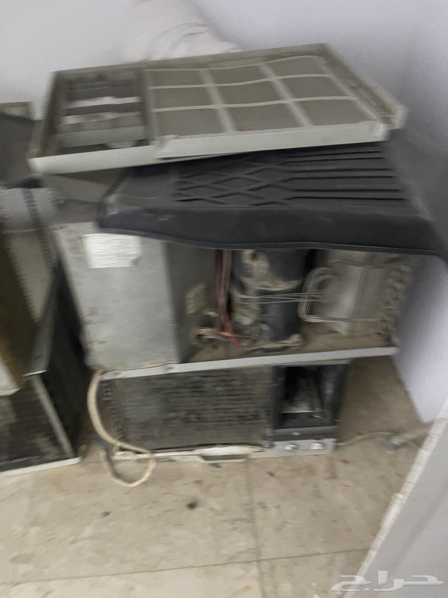 ثلاث مكيفات مستعمله نظيفه64579453928578112