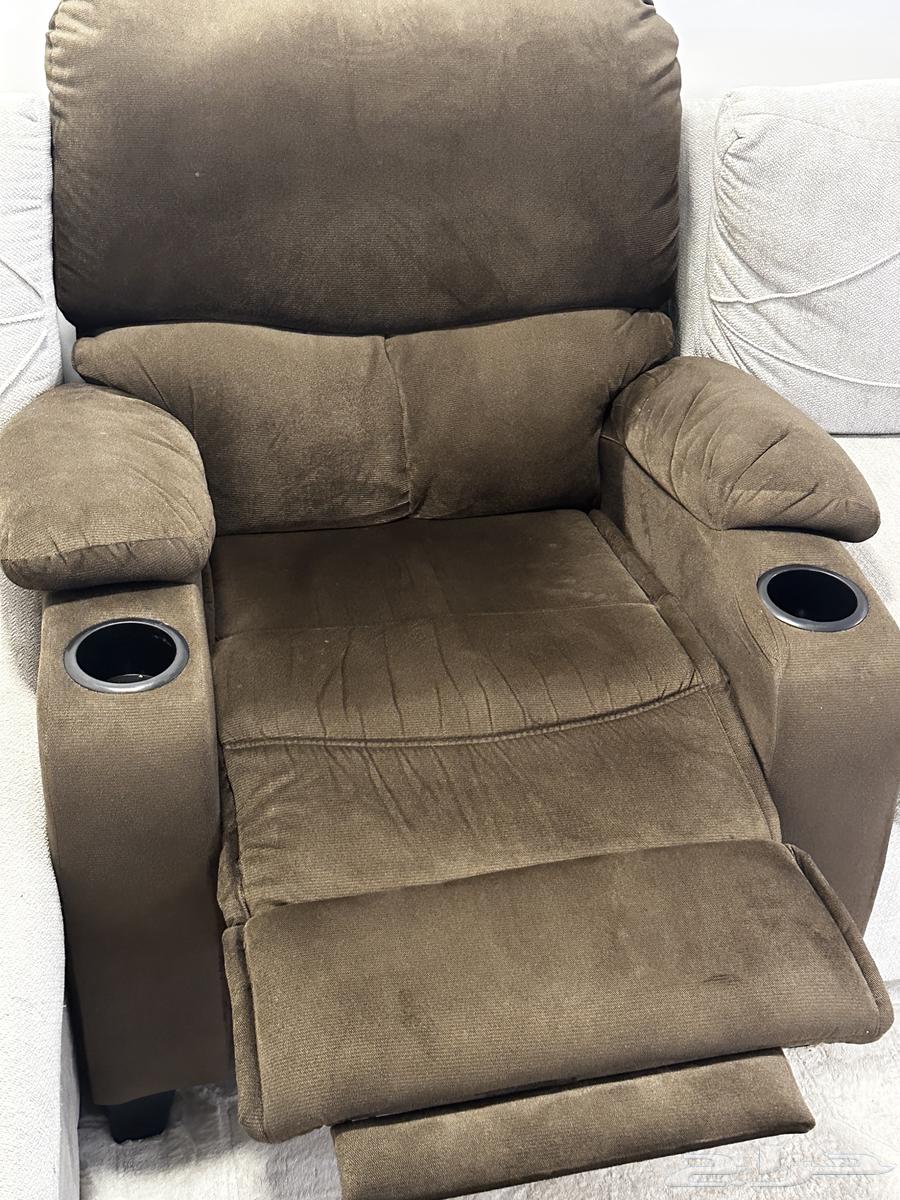 كنب إسترخاء للبيع بحالة ممتازة64574300130433111