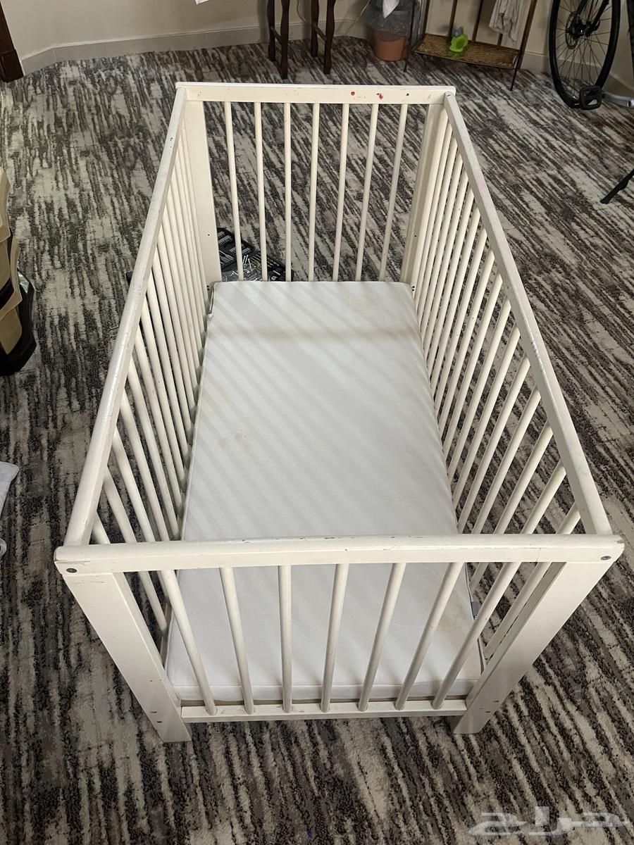 سرير اطفال للبيع خالي من الكسور والعيوب64574286115330111